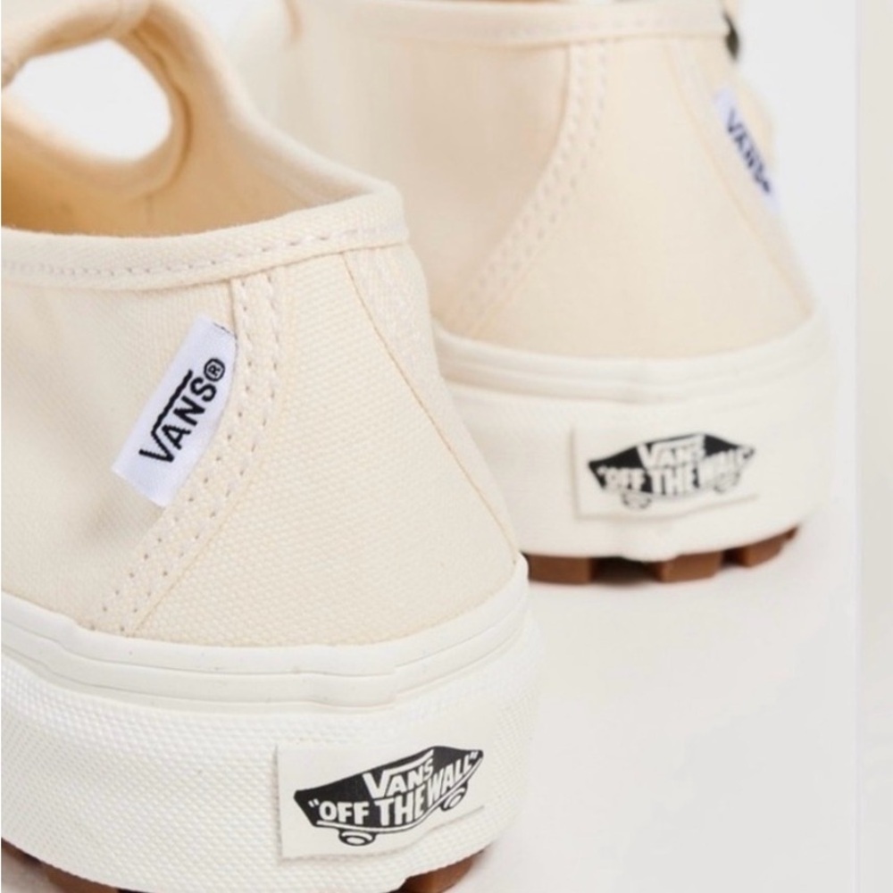 Vans 93 Mary Jane Beige
Canvas Lug Sneakers Size 8, 10.5
NWT Buckle - Picture 3 of 5